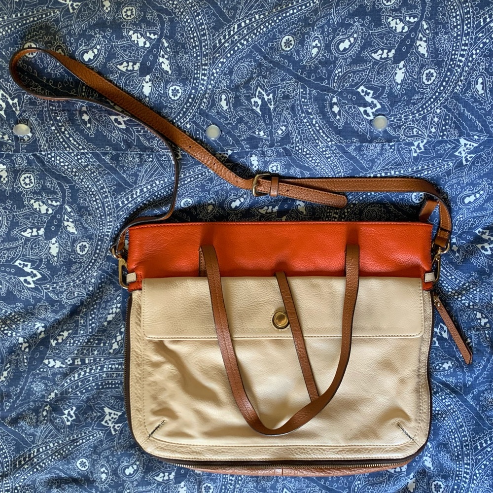 Beautiful NWOT Danier shoulder/crossbody bag